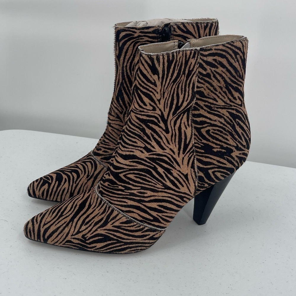 Able NWOB Tinsley Tiger print leather point toe ankle bootie